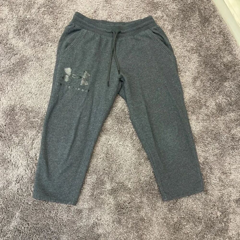Under armour cropped sweat pants :)